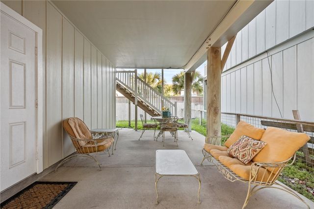 1018 S Station St, Port Aransas, TX 78373