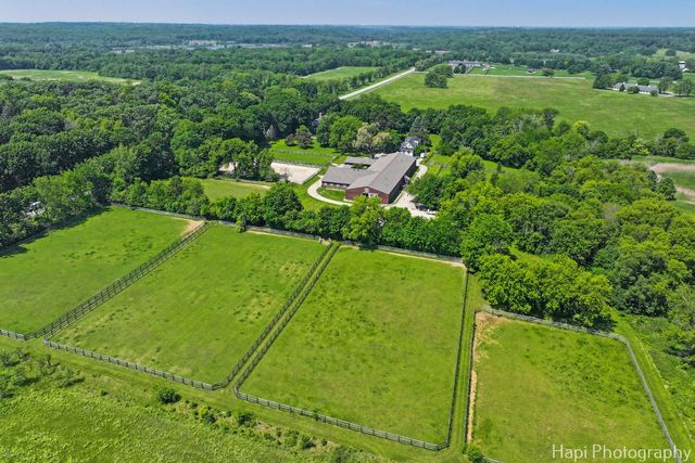 23 W County Line Road, Barrington Hills, IL 60010