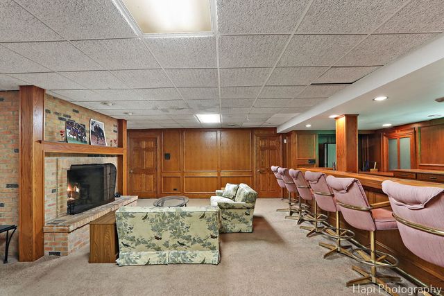 23 W County Line Road, Barrington Hills, IL 60010