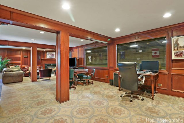 23 W County Line Road, Barrington Hills, IL 60010