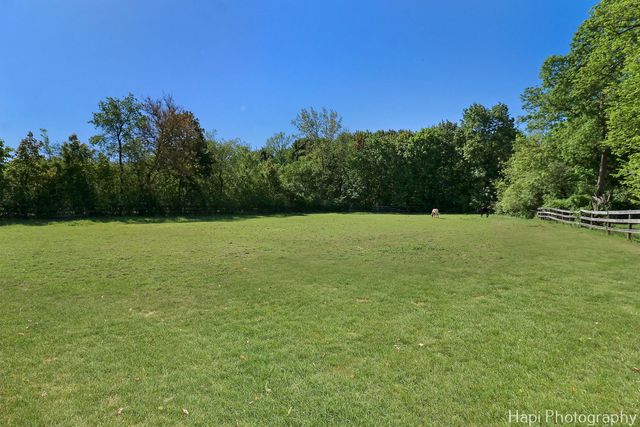 23 W County Line Road, Barrington Hills, IL 60010