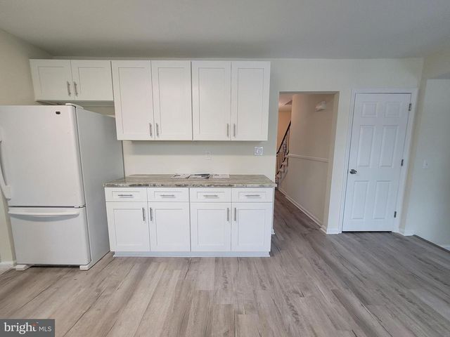 130 HOLLY AVE, Berlin, NJ 08009