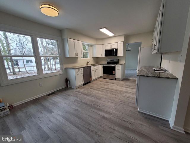 130 HOLLY AVE, Berlin, NJ 08009