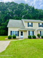 1118 Brownlea Drive B, Greenville, NC 27858