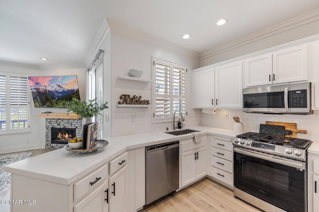 Image 12 of property listing at 4038 Napoli Place, Moorpark, CA 93021