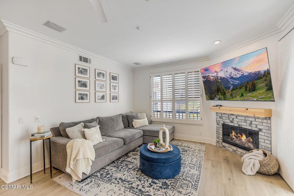 Image 9 of property listing at 4038 Napoli Place, Moorpark, CA 93021