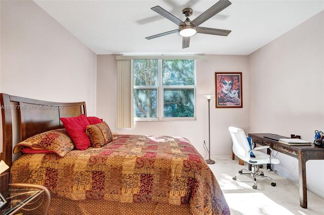 2421 NE 65th St 202, Fort Lauderdale, FL 33308