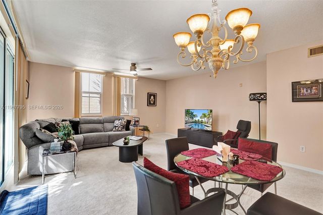 2421 NE 65th St 202, Fort Lauderdale, FL 33308