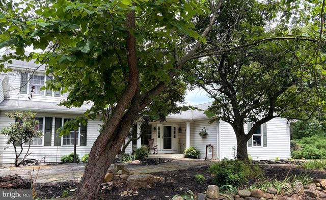 955 STAYMAN DR, Falling Waters, WV 25419