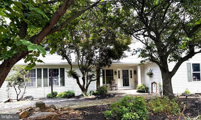 955 STAYMAN DR, Falling Waters, WV 25419
