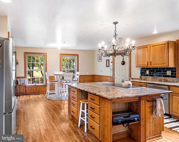 955 STAYMAN DR, Falling Waters, WV 25419