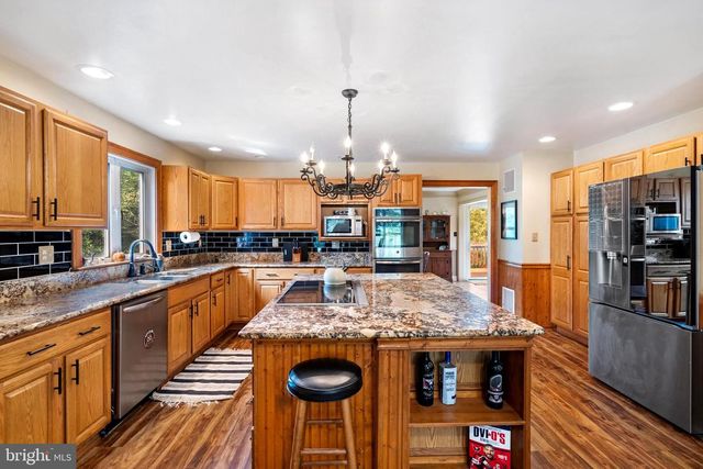 955 STAYMAN DR, Falling Waters, WV 25419