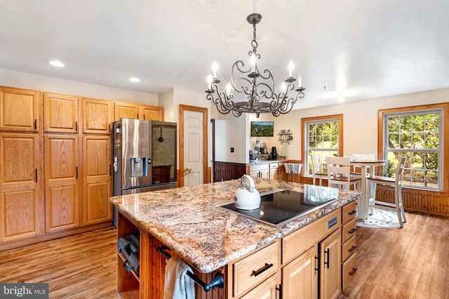 955 STAYMAN DR, Falling Waters, WV 25419