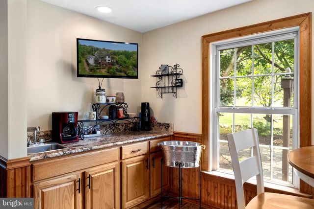 955 STAYMAN DR, Falling Waters, WV 25419