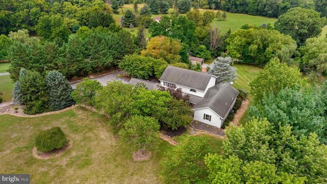955 STAYMAN DR, Falling Waters, WV 25419