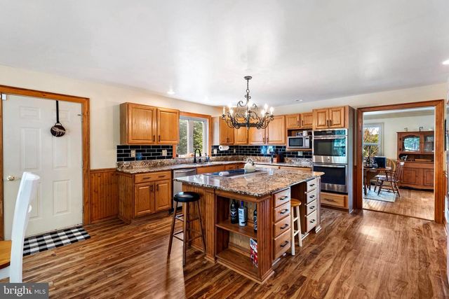 955 STAYMAN DR, Falling Waters, WV 25419
