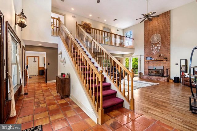 955 STAYMAN DR, Falling Waters, WV 25419
