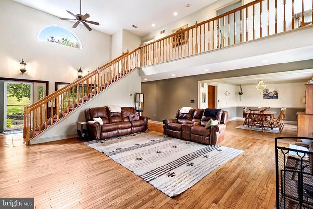 955 STAYMAN DR, Falling Waters, WV 25419