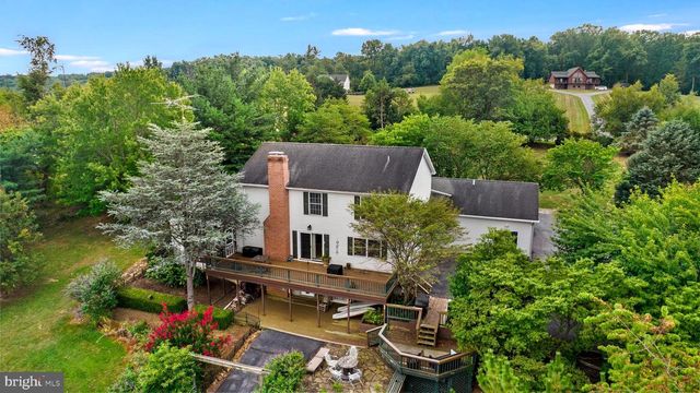 955 STAYMAN DR, Falling Waters, WV 25419