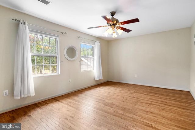 955 STAYMAN DR, Falling Waters, WV 25419