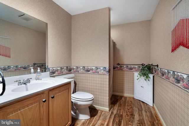 955 STAYMAN DR, Falling Waters, WV 25419