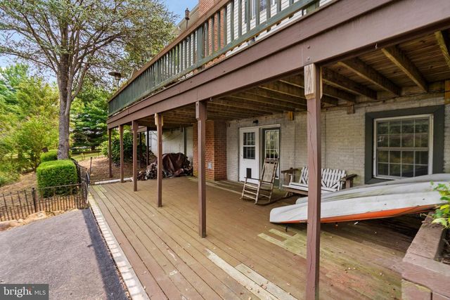 955 STAYMAN DR, Falling Waters, WV 25419