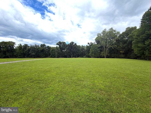 955 STAYMAN DR, Falling Waters, WV 25419