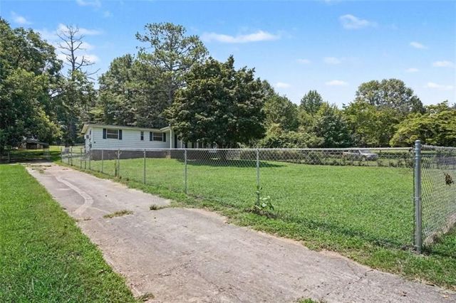45 E James Circle E, Hampton, GA 30228