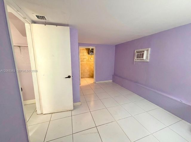 6831 Farragut St, Hollywood, FL 33024