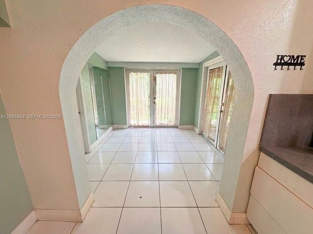 6831 Farragut St, Hollywood, FL 33024