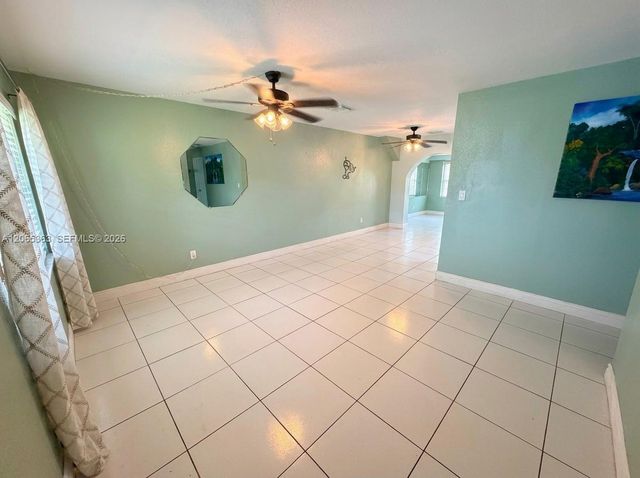 6831 Farragut St, Hollywood, FL 33024