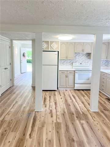 12 Guy Street, Pelzer, SC 29669