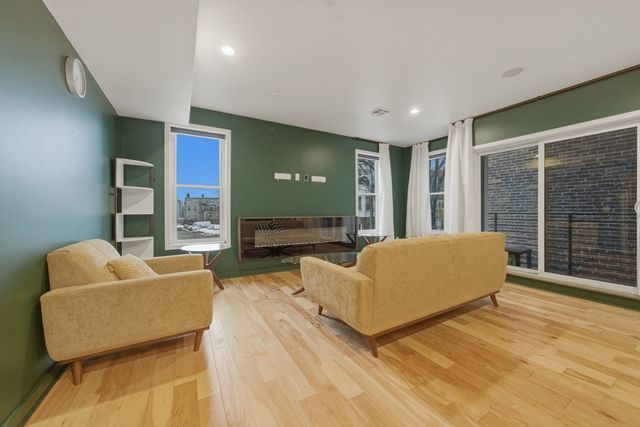 186 Paris St 1, Boston, MA 02128