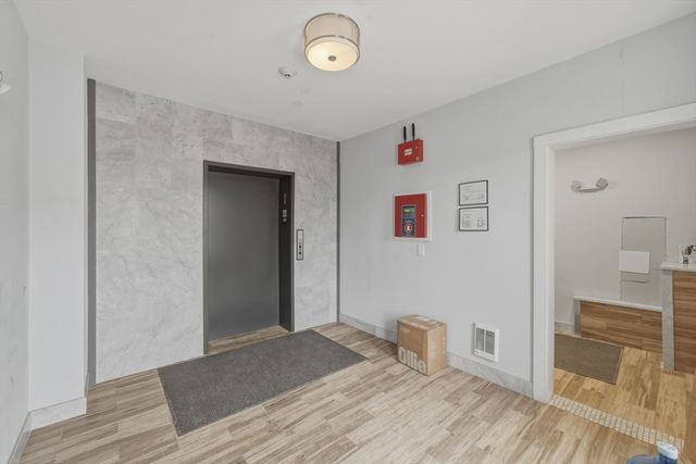 186 Paris St 1, Boston, MA 02128