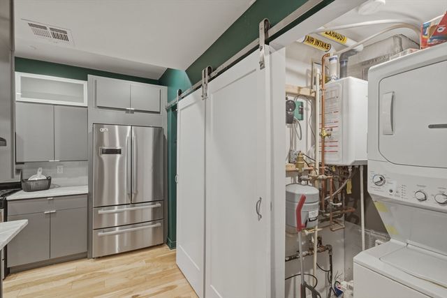 186 Paris St 1, Boston, MA 02128
