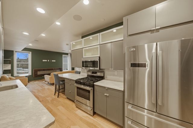 186 Paris St 1, Boston, MA 02128
