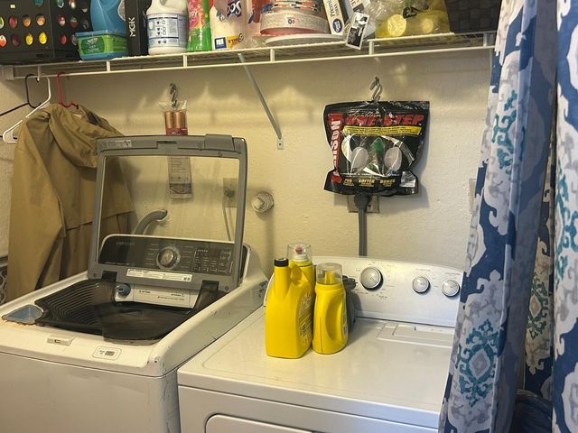 1281 SW 85th Avenue, Pembroke Pines, FL 33025