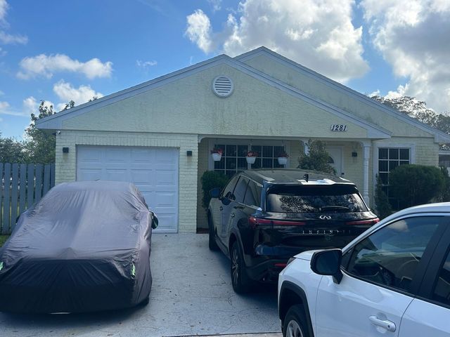 1281 SW 85th Avenue, Pembroke Pines, FL 33025