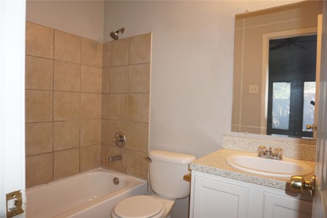 7819 Novella Drive 7817, Fort Worth, TX 76134