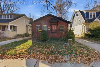 1781 Brys Drive, Grosse Pointe Woods, MI 48236