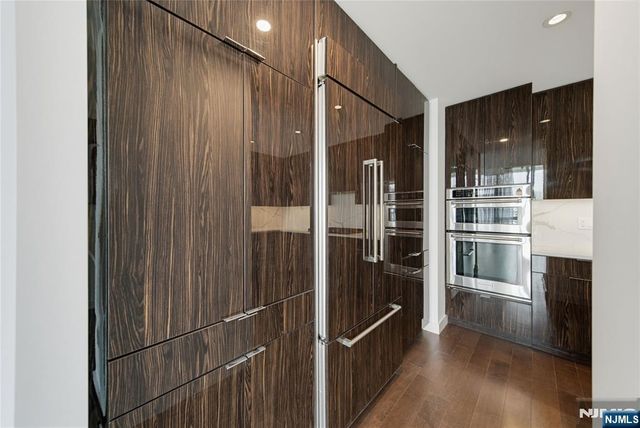 800 Ave At Port Imperial 1004, Weehawken, NJ 07086