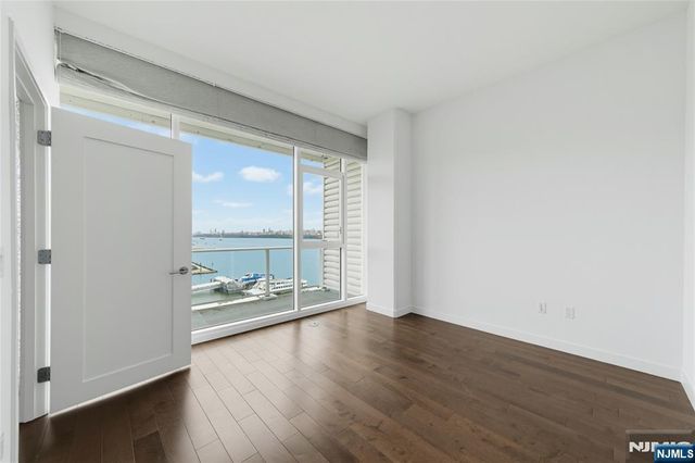 800 Ave At Port Imperial 1004, Weehawken, NJ 07086