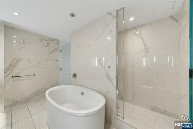 800 Ave At Port Imperial 1004, Weehawken, NJ 07086