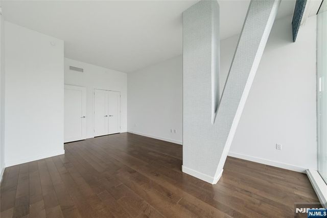 800 Ave At Port Imperial 1004, Weehawken, NJ 07086