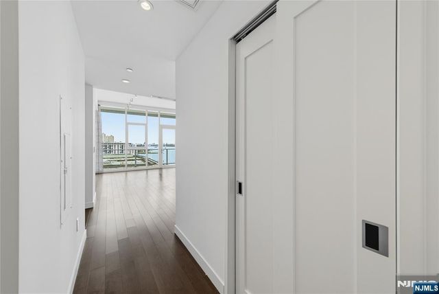 800 Ave At Port Imperial 1004, Weehawken, NJ 07086