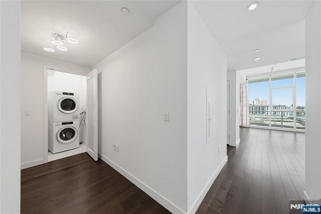 800 Ave At Port Imperial 1004, Weehawken, NJ 07086