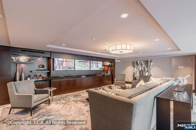 800 Ave At Port Imperial 1004, Weehawken, NJ 07086