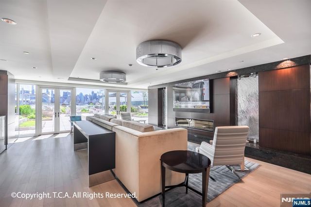 800 Ave At Port Imperial 1004, Weehawken, NJ 07086