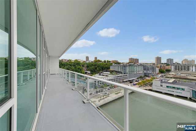 800 Ave At Port Imperial 1004, Weehawken, NJ 07086