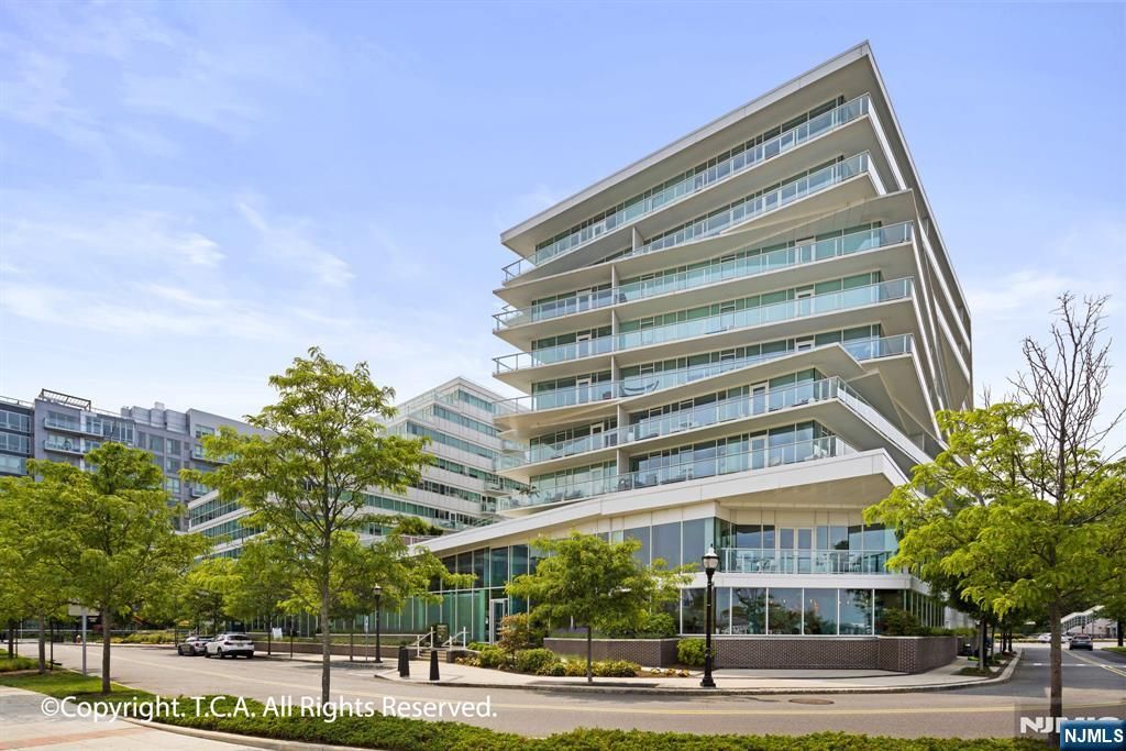 800 Ave At Port Imperial 1004, Weehawken, NJ 07086